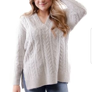 Cloth by RD RDI CABLE VEE SWEATER SZ M NWT